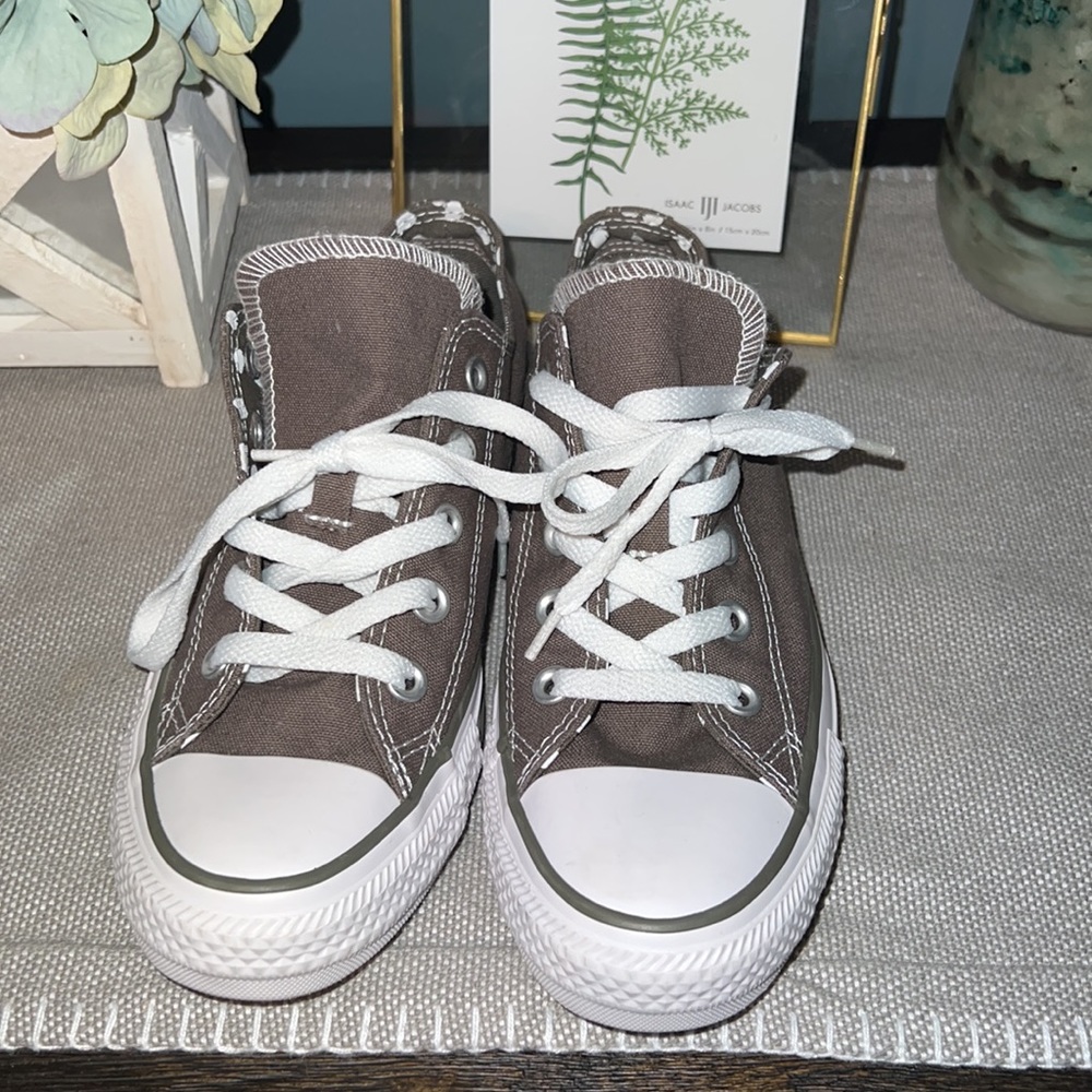 Converse - Picture 2 of 5